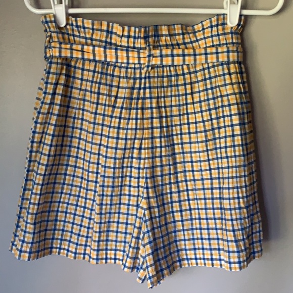 Urban Outfitters Women’s High Waisted PaperBag Shorts - Picture 4 of 5